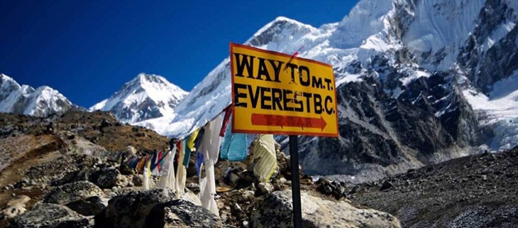 way to everest base camp trek Sign