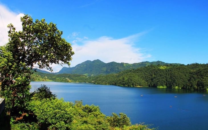 Begnas lake