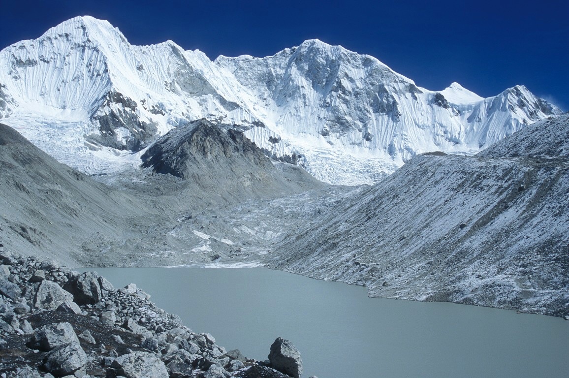 Baruntse base camp Makalu