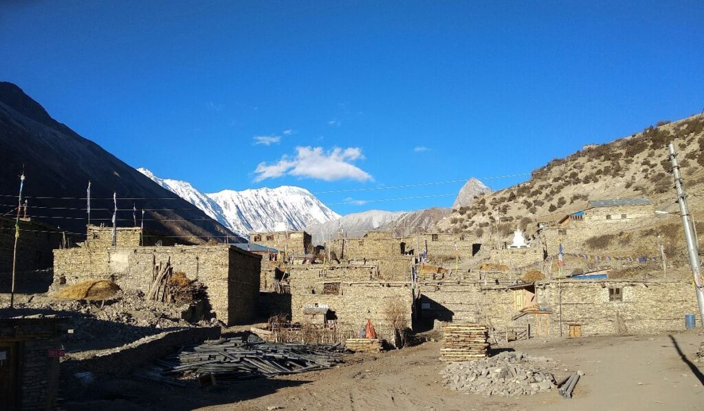 khangsar village in manang annapurna circuit trek