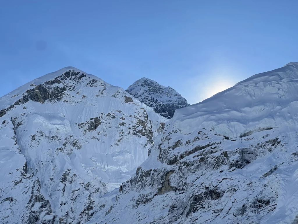 everest-base-camp-surreal-view