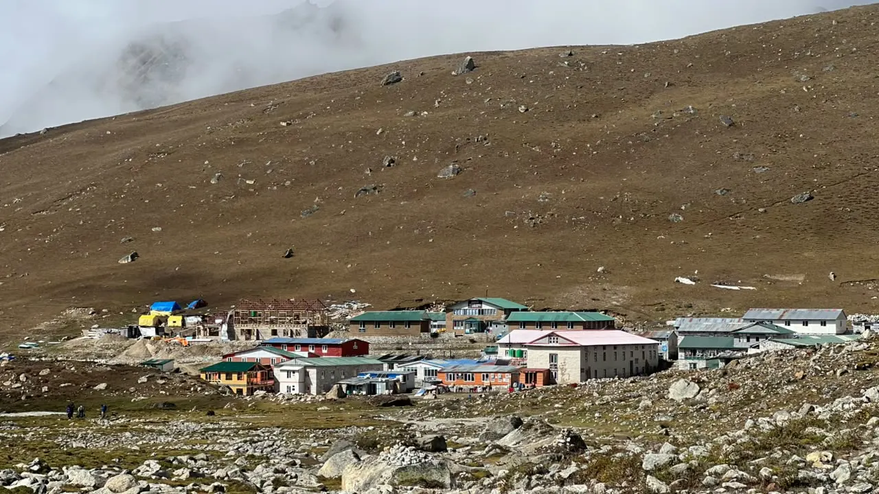 lobuche-village-view